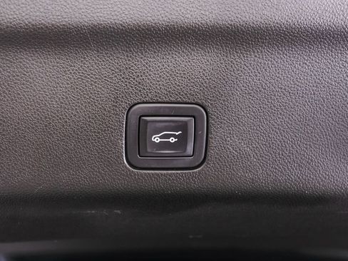 Used 2023 GMC Yukon XL Denali AWD/4WD image 43