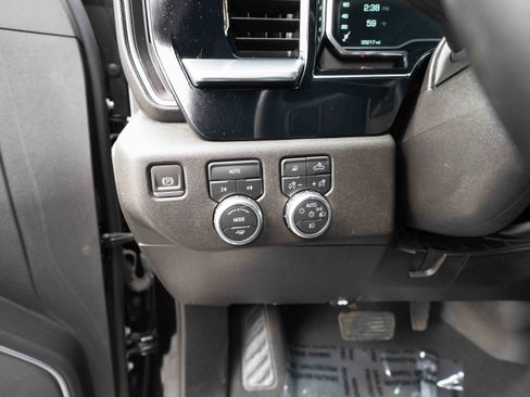 Used 2023 GMC Sierra 1500 SLT image 11