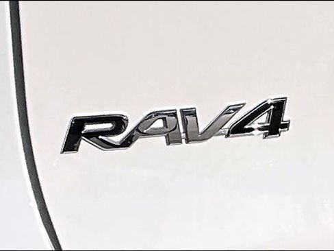 Used 2024 Toyota RAV4 XLE FWD image 29