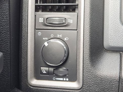 Used 2019 RAM 1500 Tradesman image 16