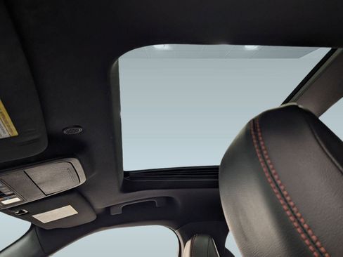 Used 2022 Ford Explorer ST-Line w/ Class IV Trailer Tow Package image 12