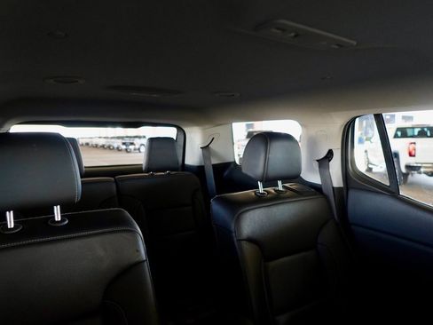 Used 2022 GMC Acadia SLT w/ Elevation Edition image 8