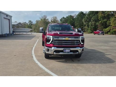 Used 2025 Chevrolet Silverado 3500 LTZ w/ LTZ Texas Edition image 3