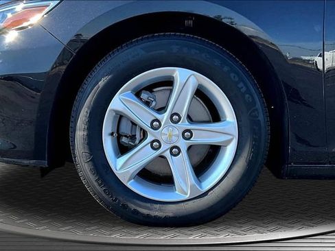 Used 2022 Chevrolet Malibu LS FWD image 32