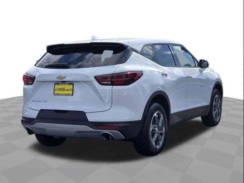 Used 2025 Chevrolet Blazer LT image 4