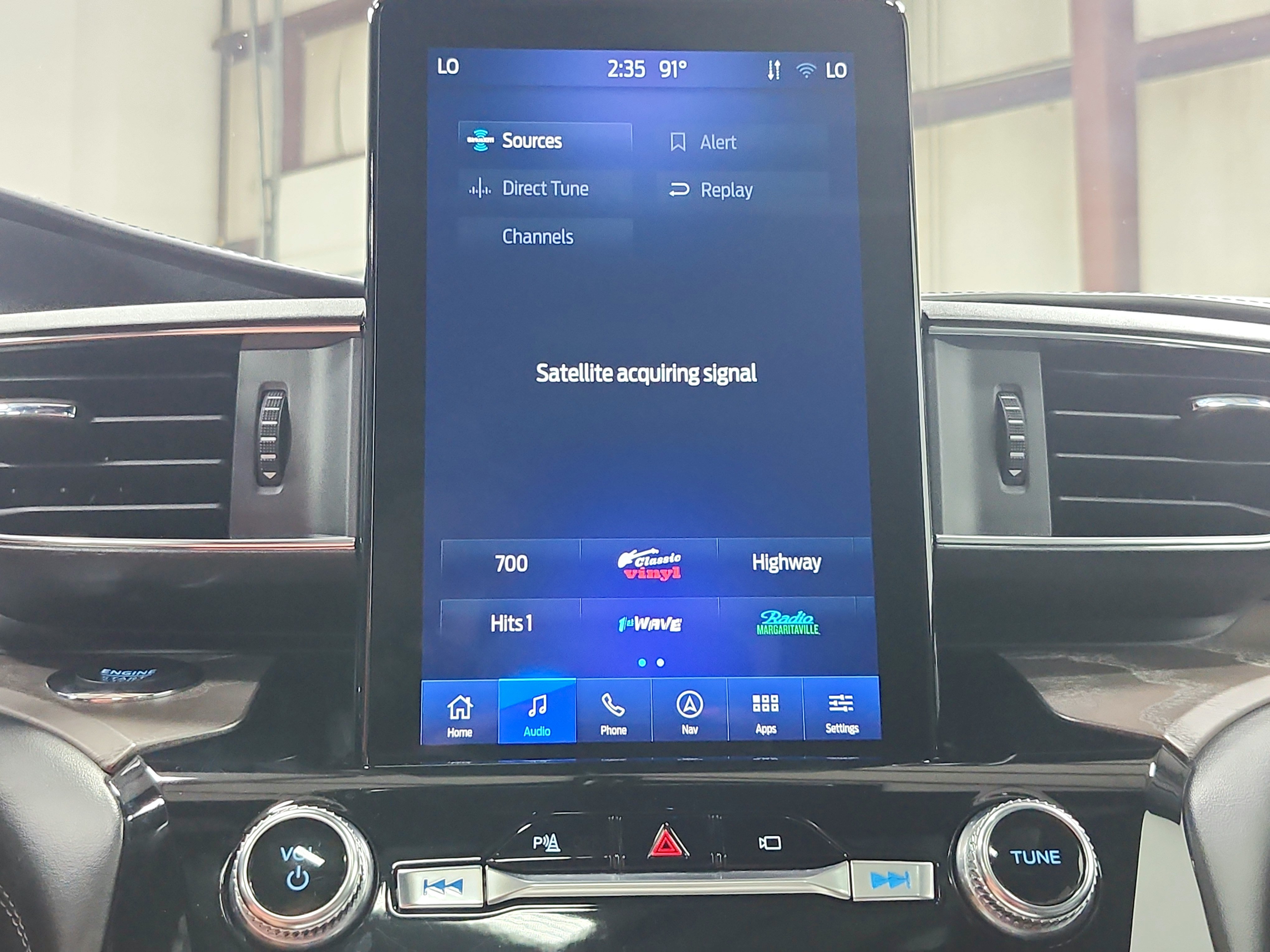 Used 2023 Ford Explorer Platinum w/ Technology Package AWD/4WD image 28