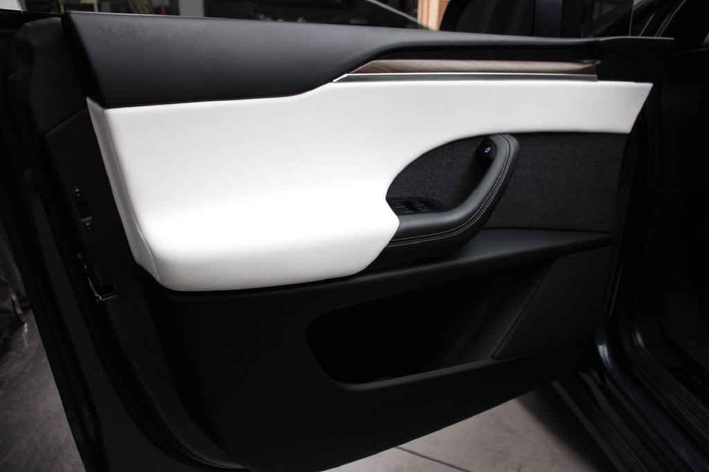 Used 2023 Tesla Model X AWD/4WD image 6