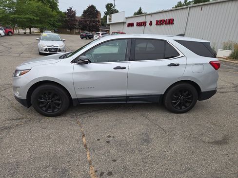 Used 2018 Chevrolet Equinox LT FWD image 5