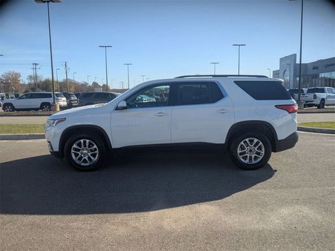 Used 2019 Chevrolet Traverse LT image 2