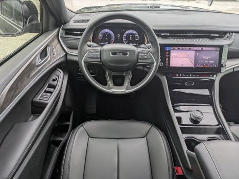 New 2026 Jeep Grand Cherokee L Limited w/ Limited Altitude Package RWD image 19