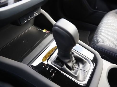 Used 2025 Subaru Forester Premium image 29