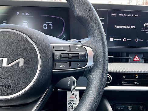 Used 2023 Kia Sportage LX image 11