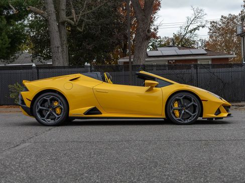 Used 2024 Lamborghini Huracan EVO image 26