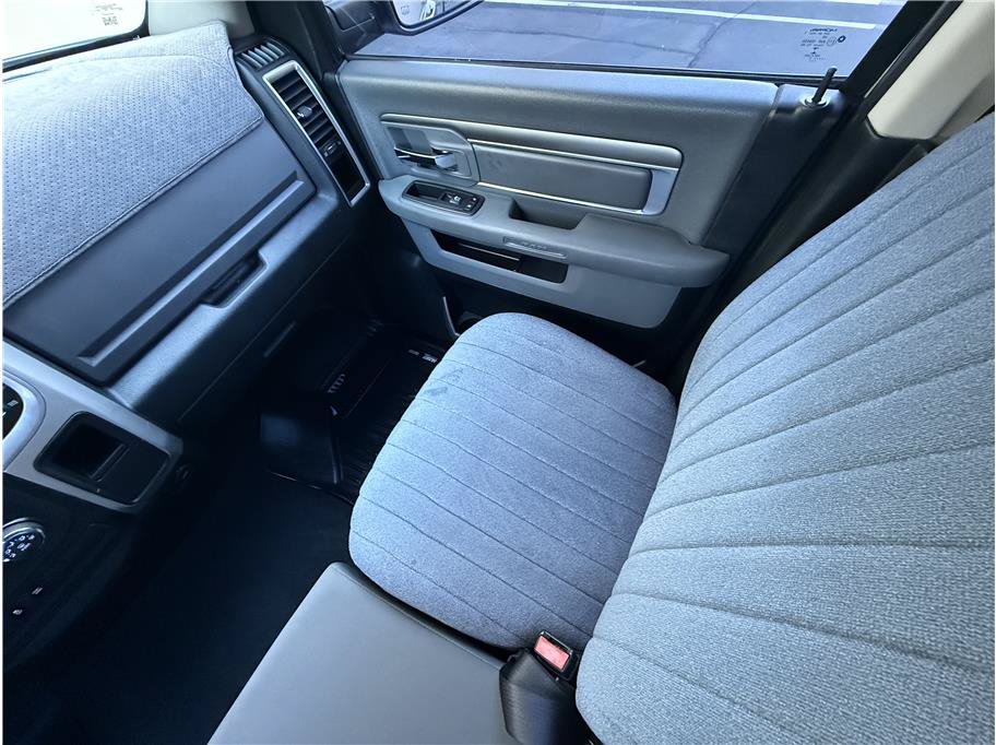 Used 2017 RAM 1500 Classic SLT RWD image 10