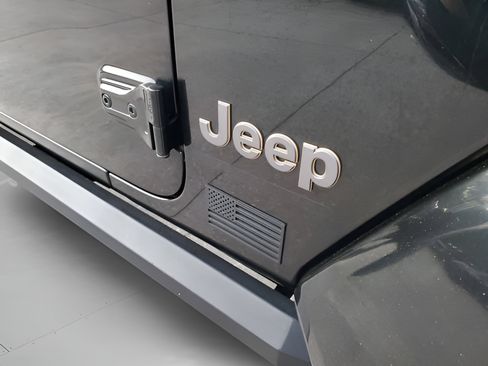 Used 2023 Jeep Wrangler Unlimited Rubicon 392 w/ Trailer Tow Package AWD/4WD image 30