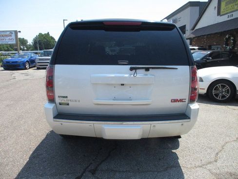 Used 2010 GMC Yukon Denali image 5