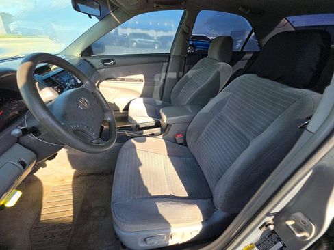 Used 2005 Toyota Camry LE FWD image 8