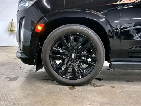 Used 2022 Cadillac Escalade Sport Platinum image 12