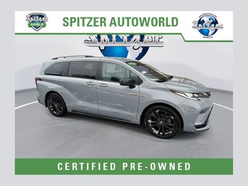 Used 2023 Toyota Sienna XSE image 1