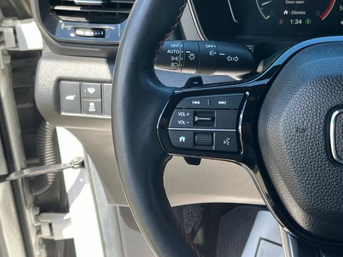 Used 2025 Honda Pilot TrailSport image 33