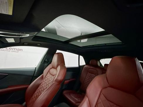 Used 2022 Audi SQ8 Prestige AWD/4WD image 23