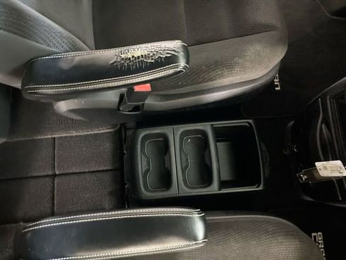 Used 2017 Dodge Grand Caravan SE FWD image 45