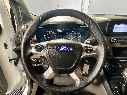 Used 2022 Ford Transit Connect XL image 17