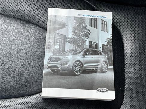 Used 2019 Ford Edge Titanium w/ Equipment Group 301A AWD/4WD image 38