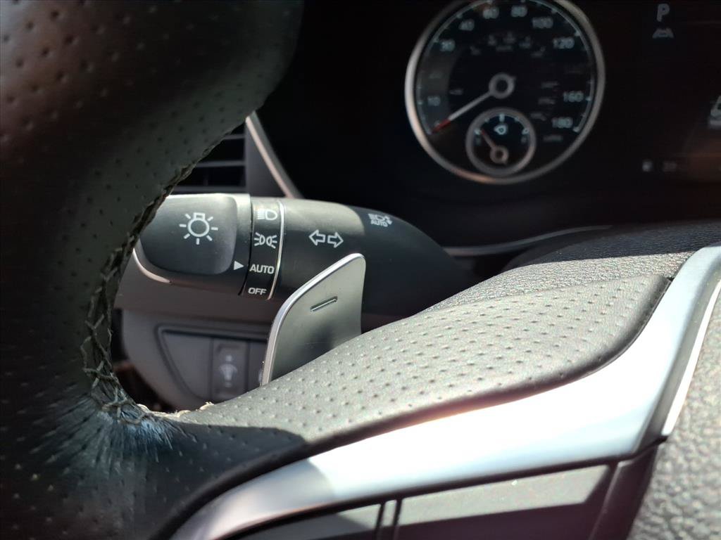 Used 2023 Genesis G70 2.0T AWD/4WD image 18
