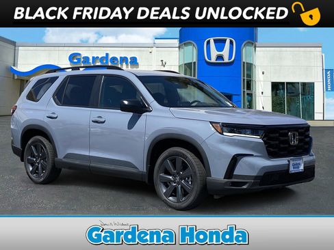 Used 2025 Honda Pilot Sport image 1