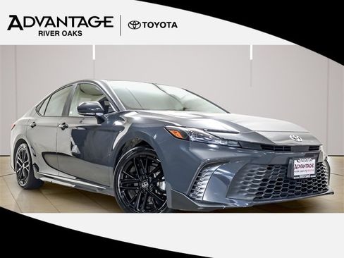 Certified 2025 Toyota Camry SE image 1