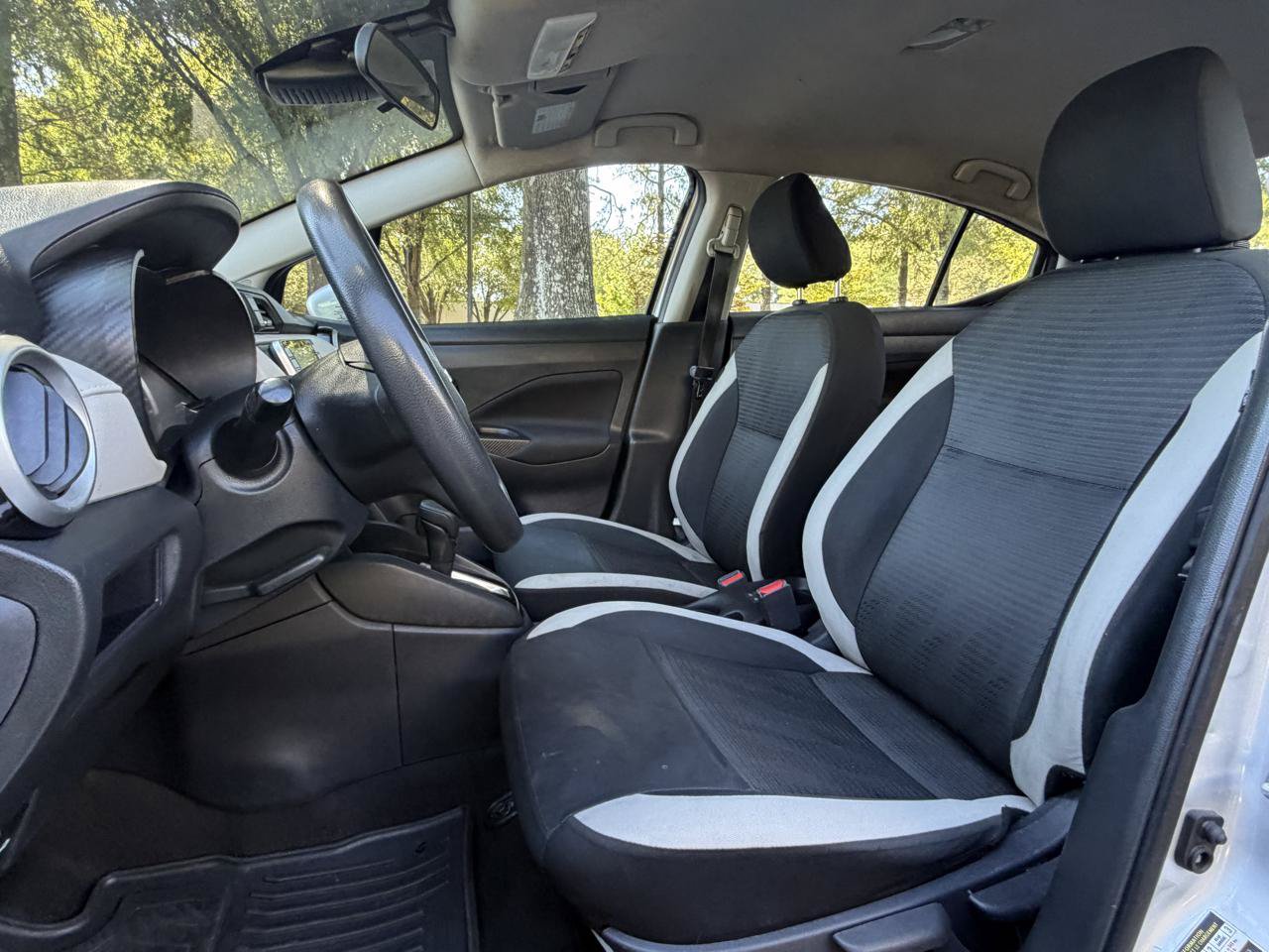 Used 2021 Nissan Versa SV FWD image 11