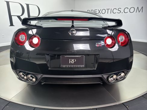 Used 2015 Nissan GT-R Premium AWD/4WD image 14
