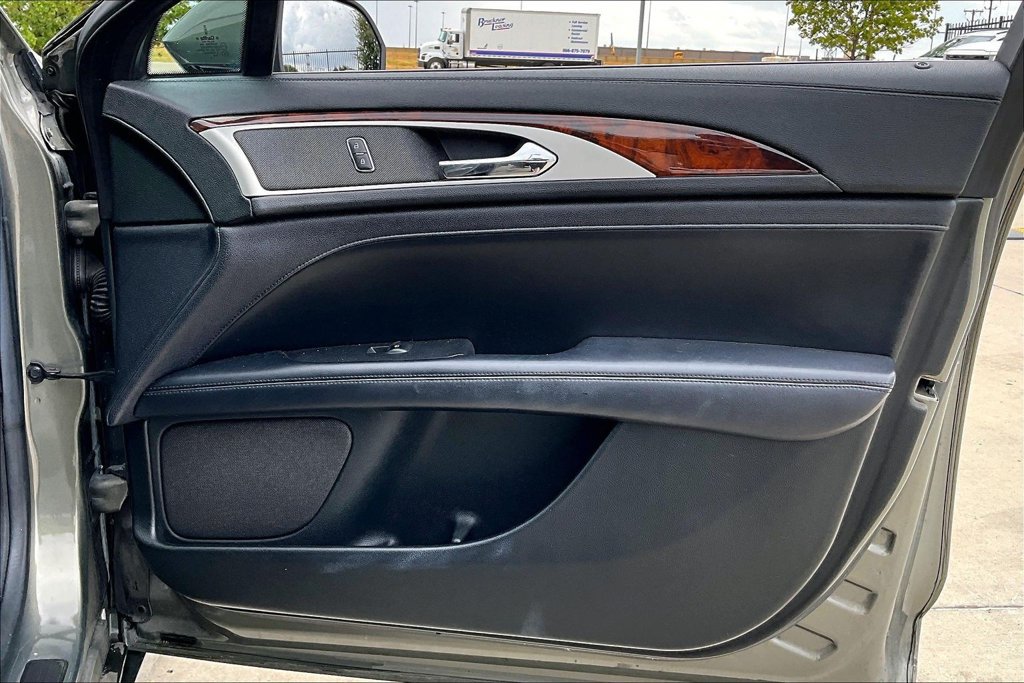 Used 2017 Lincoln MKZ Reserve FWD image 22