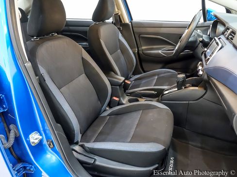 Used 2023 Nissan Versa SV image 29
