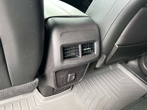 Used 2024 GMC Terrain SLT AWD/4WD image 20