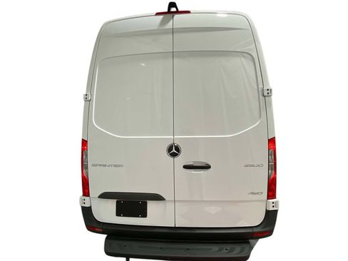 Used 2025 Mercedes-Benz Sprinter 2500 image 3