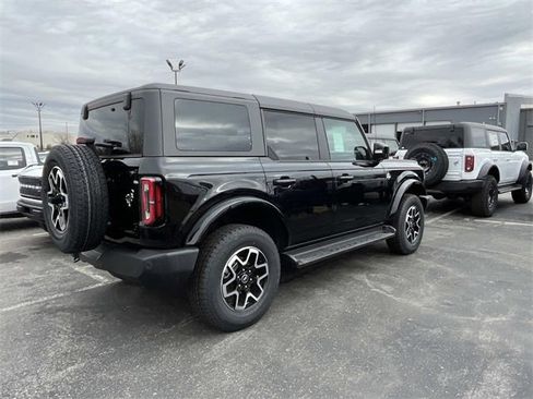 New 2025 Ford Bronco Outer Banks image 3