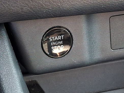 Used 2024 Nissan Rogue S AWD/4WD image 22