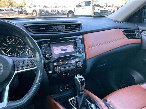 Used 2017 Nissan Rogue SL w/ SL Premium Package AWD/4WD image 6