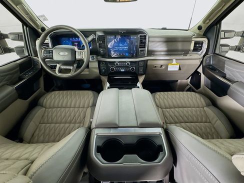 Used 2026 Ford F450 Platinum w/ Platinum Plus Package image 38