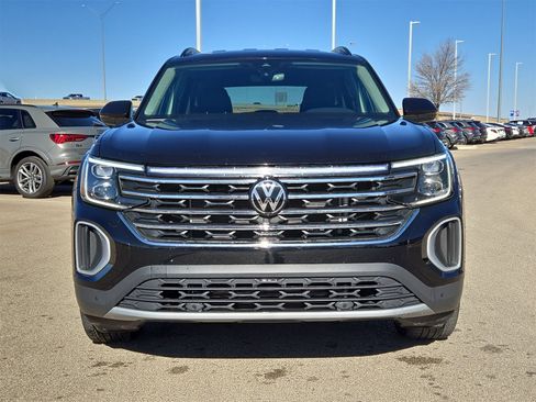 Used 2025 Volkswagen Atlas SE image 10