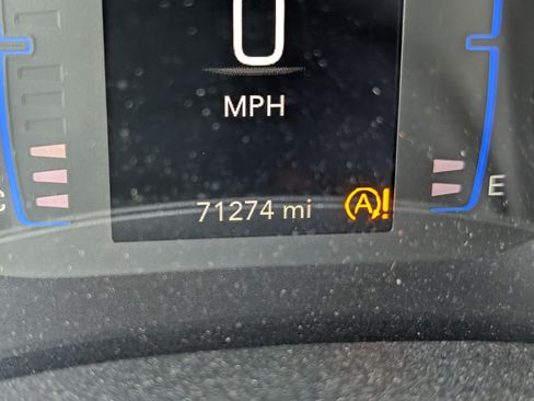 Used 2019 Chrysler Pacifica LX FWD image 9