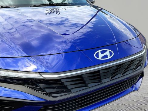 Used 2025 Hyundai Elantra SEL w/ Cargo Package FWD image 32