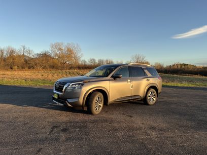 New 2025 Nissan Pathfinder SL