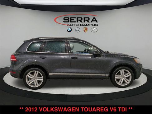 Used 2012 Volkswagen Touareg Sport image 2