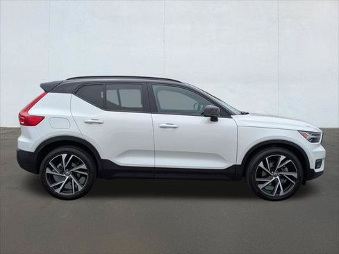 Used 2021 Volvo XC40 T5 R-Design w/ Advanced Package AWD/4WD image 6