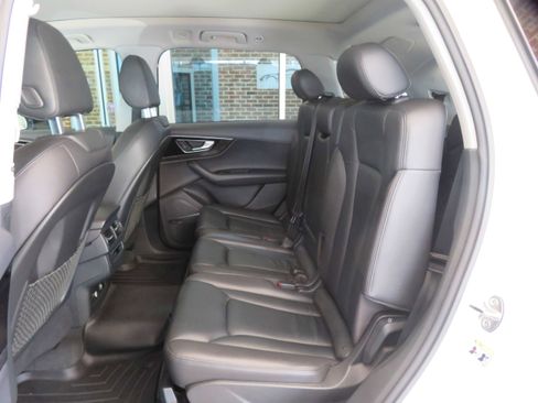 Used 2019 Audi Q7 3.0T Premium Plus image 19
