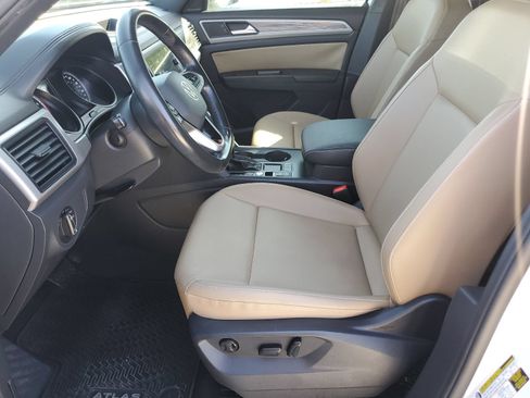 Used 2020 Volkswagen Atlas Cross Sport SE FWD image 19