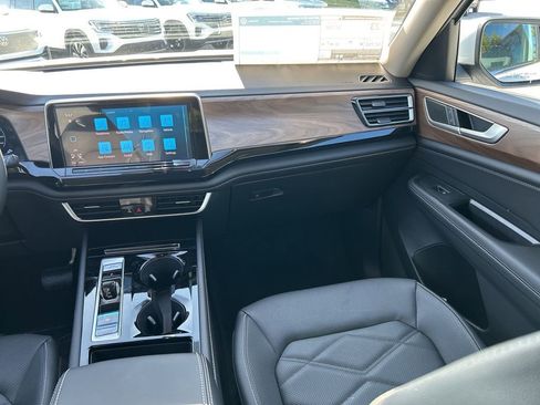 New 2026 Volkswagen Atlas SE FWD image 11